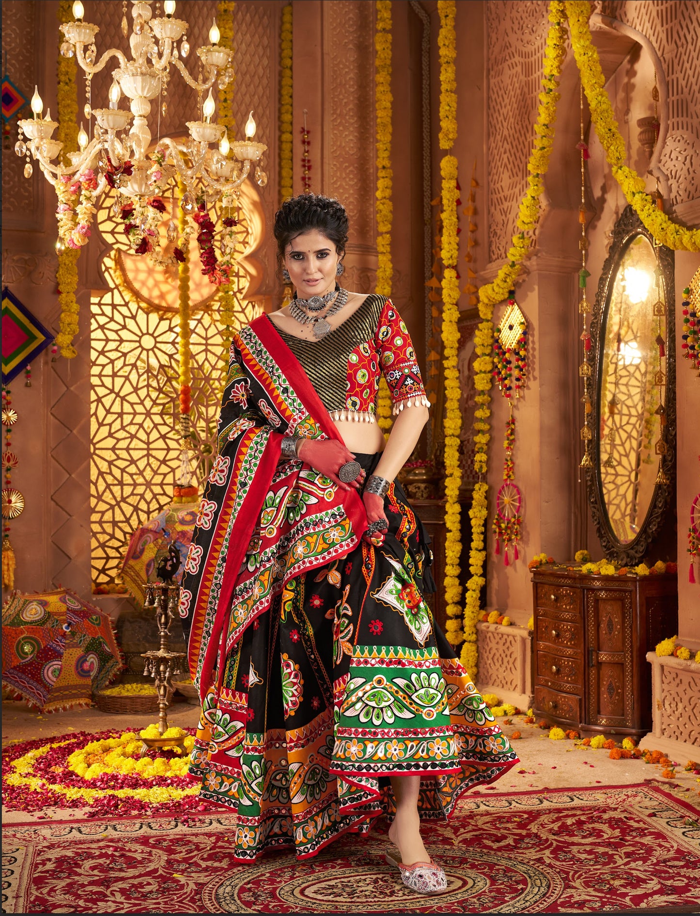 Eleganter rosa-grauer Braut-Lehenga mit Zarkan-Stickerei und Pailletten