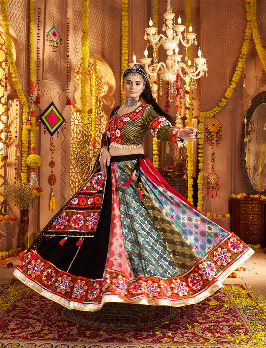 Lehenga festif de Navratri noir multicolore tradition gujarati broderies en viscose rayon et georgette