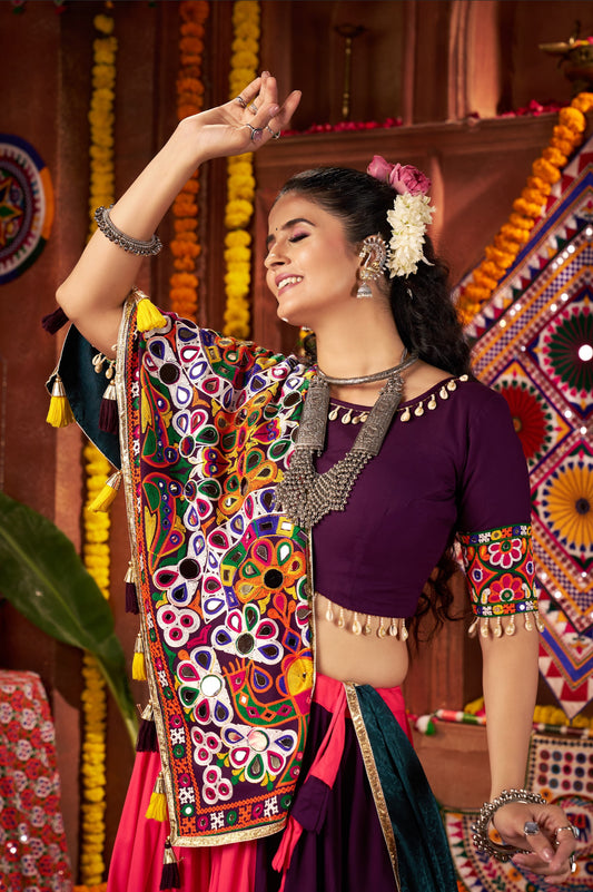 Lehenga de Navratri violet rose multicolore en viscose coton et travail kutchi