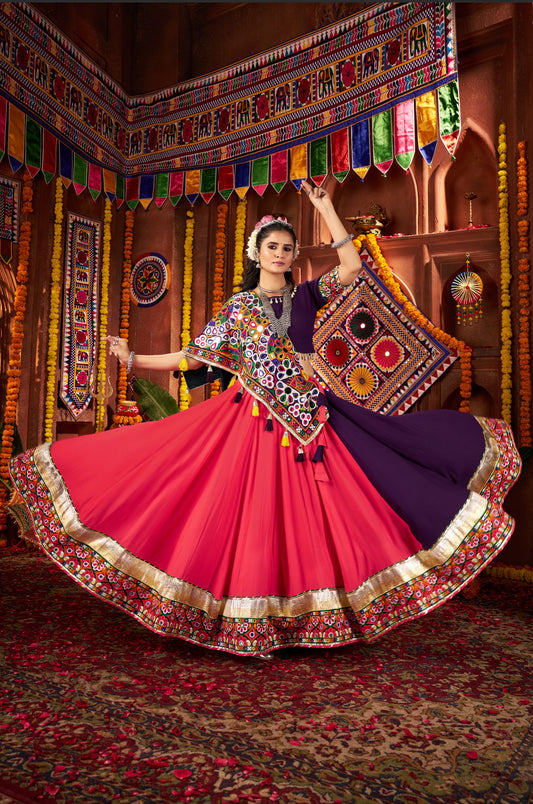 Lehenga de Navratri violet rose multicolore en viscose coton et travail kutchi
