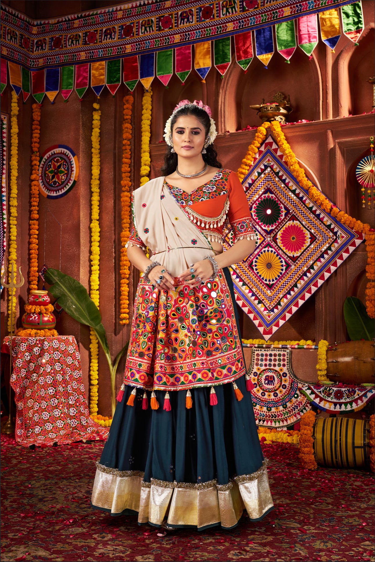 Lehenga de Navratri bleu canard et orange en viscose coton et travail kutchi