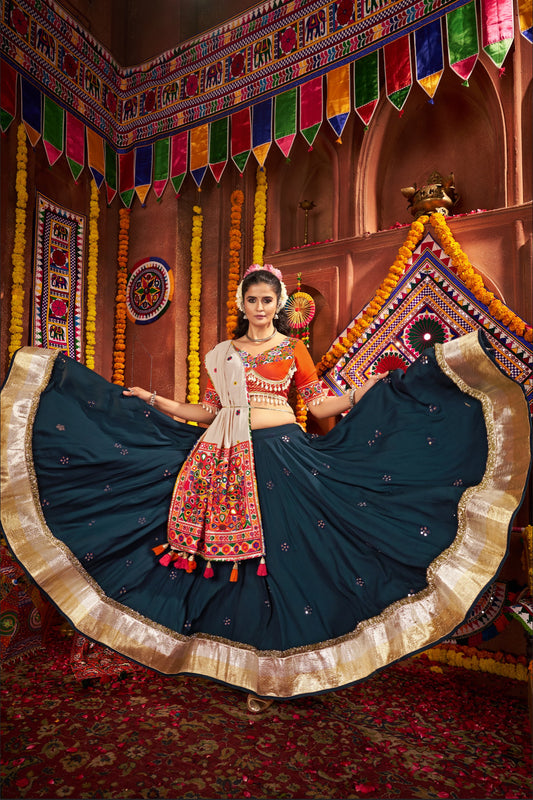 Lehenga de Navratri bleu canard et orange en viscose coton et travail kutchi
