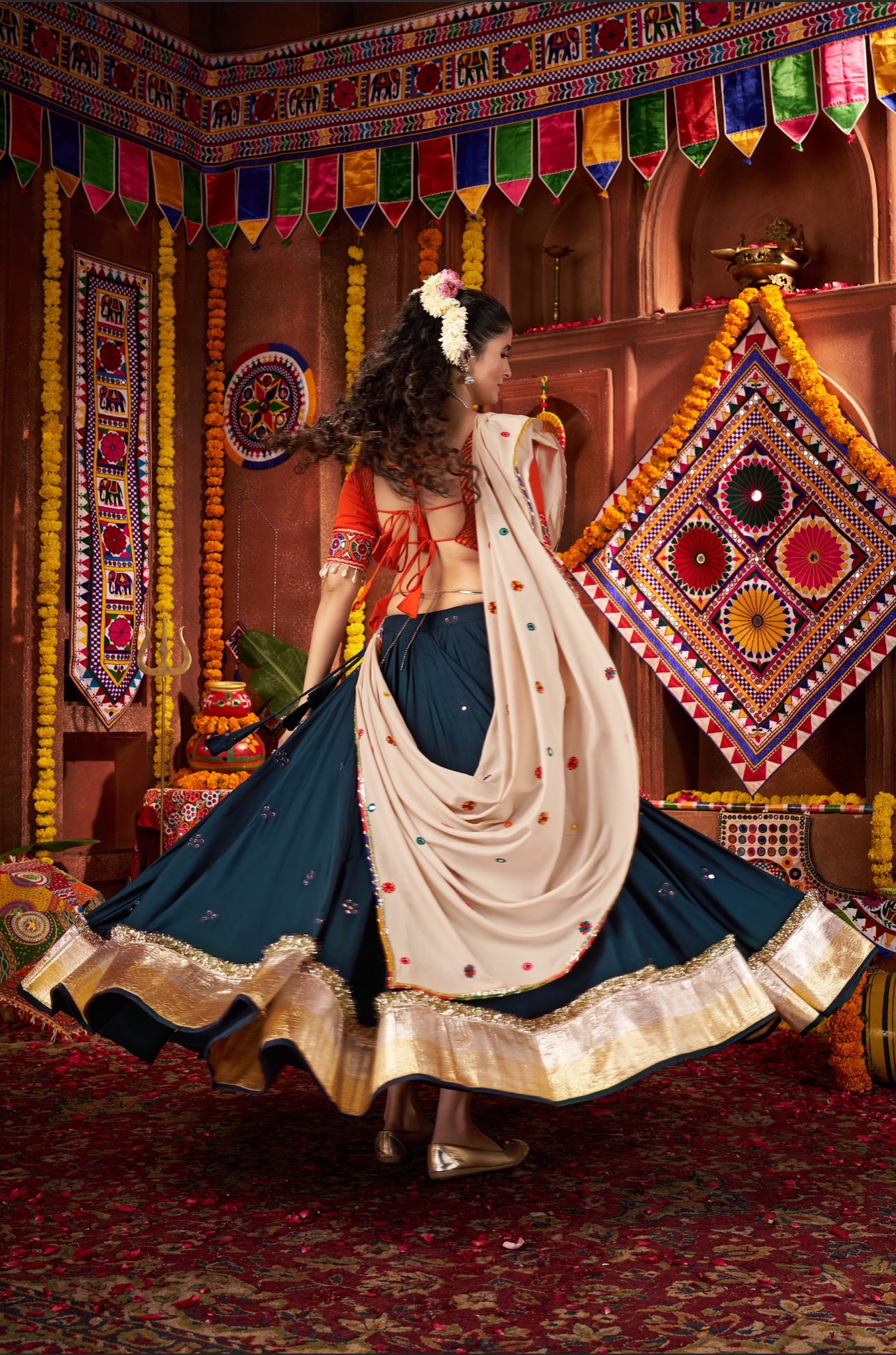 Lehenga de Navratri bleu canard et orange en viscose coton et travail kutchi
