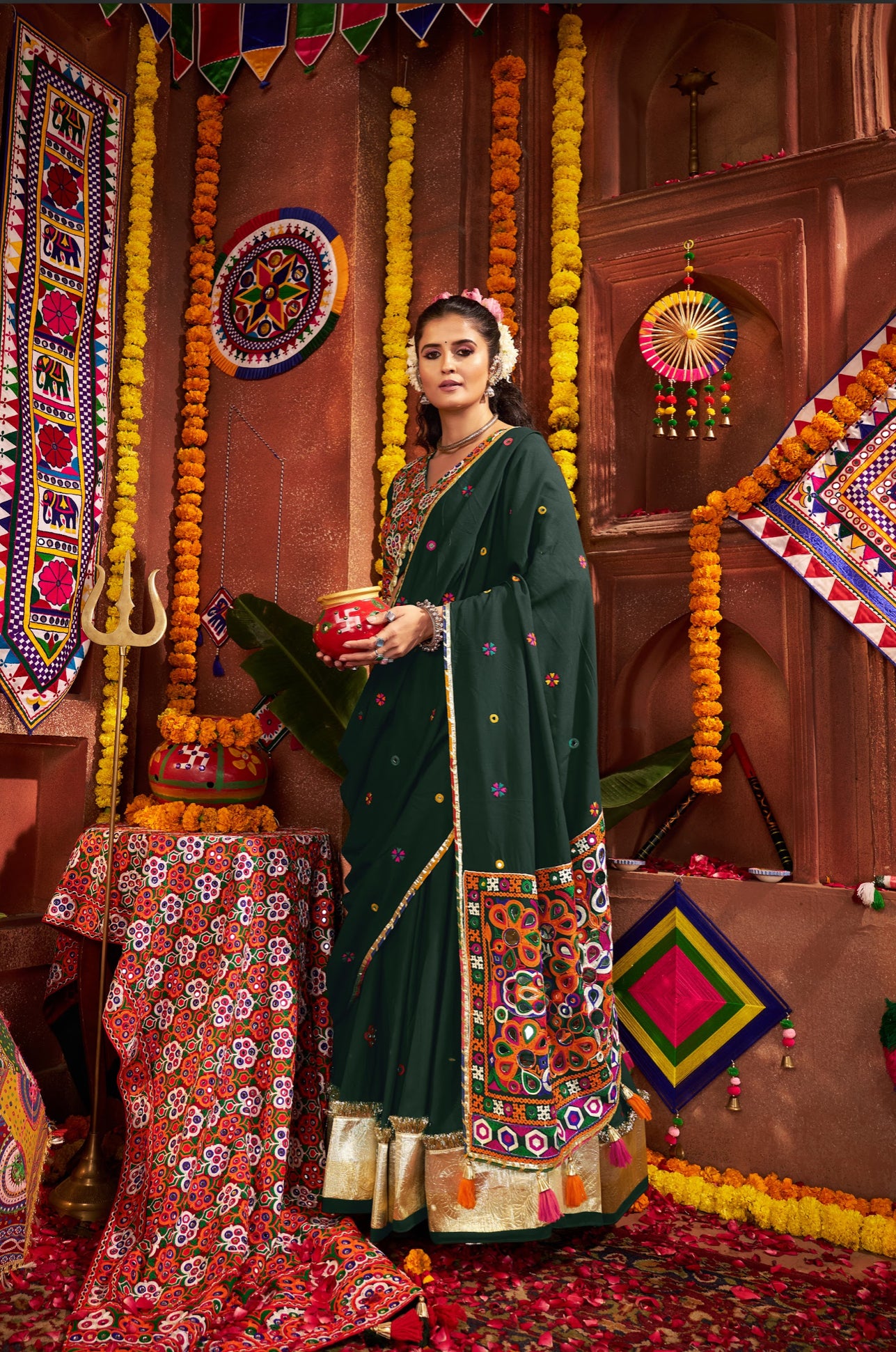 Lehenga de Navratri vert foncé en viscose coton et travail kutchi