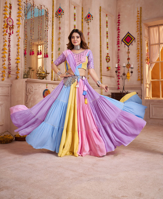 Lehenga de Navratri rose pastel multicolore en viscose coton avec travail kutchi