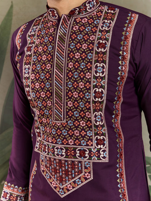 Kurta festif Homme violet foncé en soie viscose avec broderies