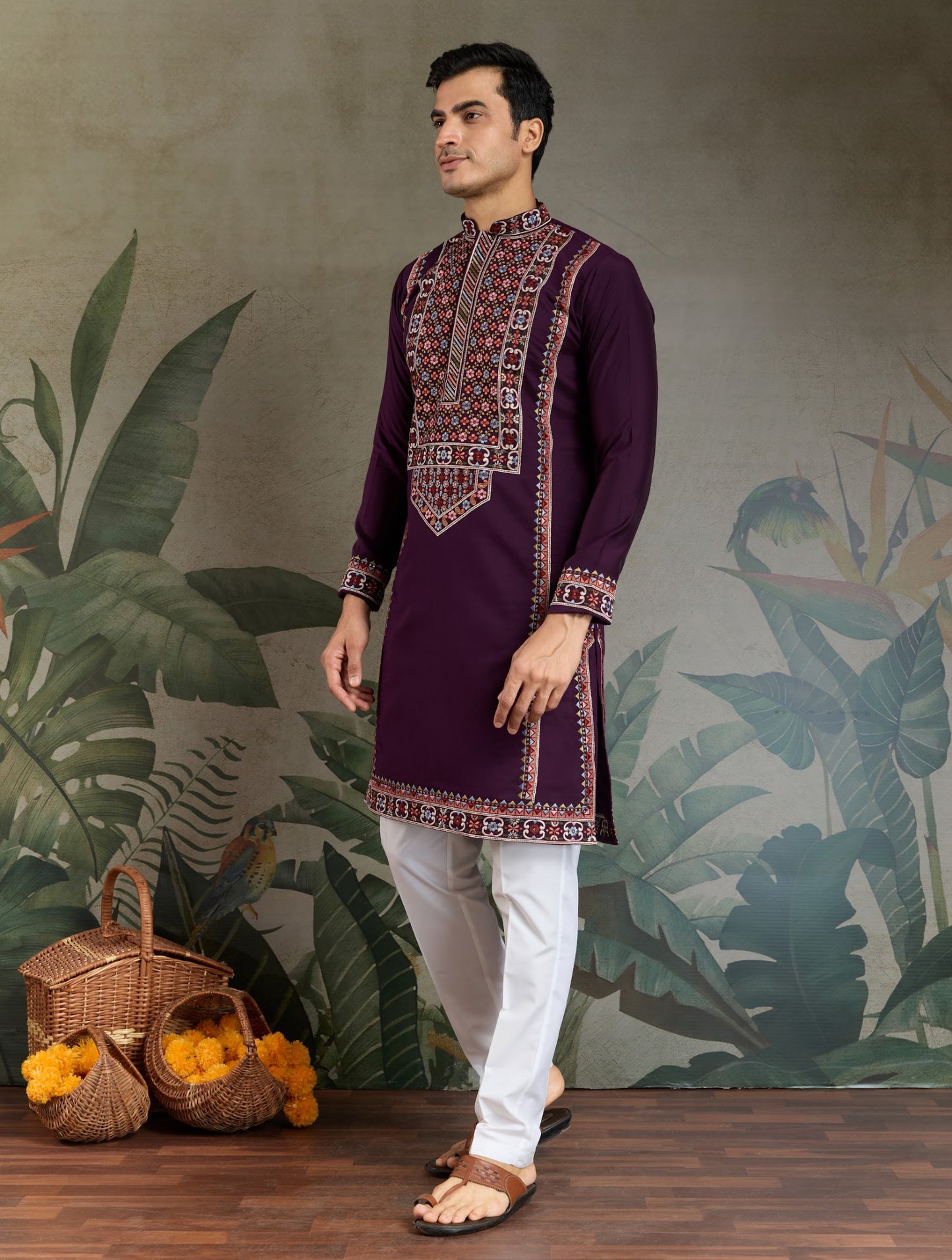Kurta festif Homme violet foncé en soie viscose avec broderies