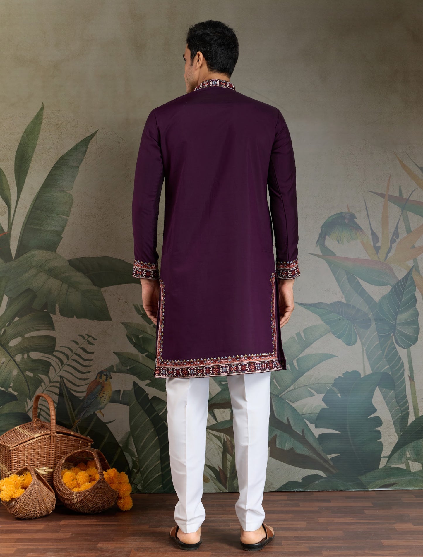 Kurta festif Homme violet foncé en soie viscose avec broderies
