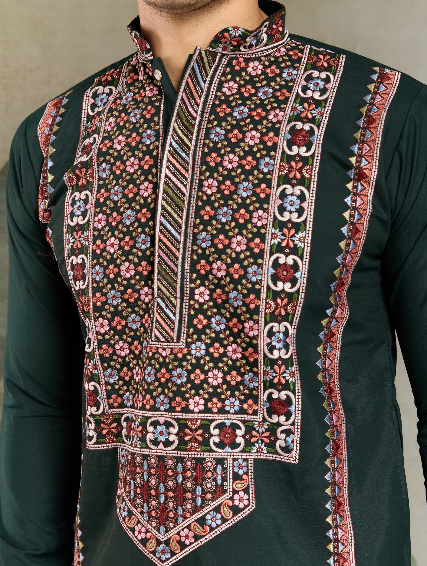 Kurta festif Homme vert foncé en soie viscose avec broderies