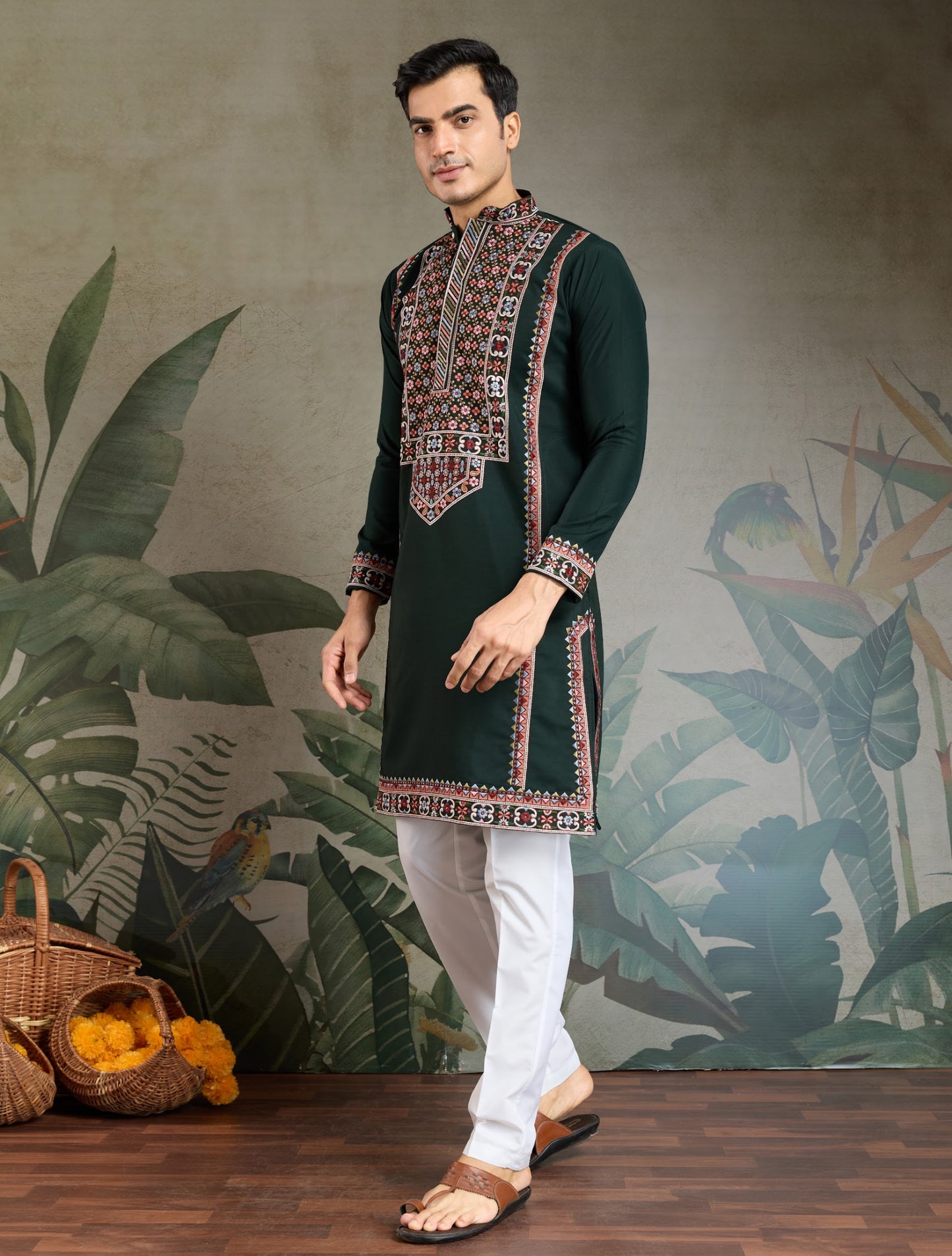 Kurta festif Homme vert foncé en soie viscose avec broderies