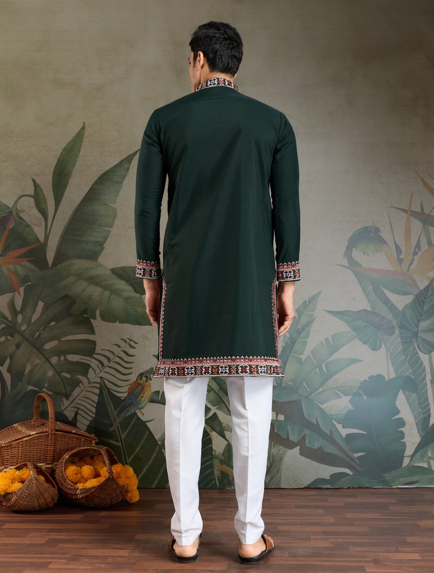 Kurta festif Homme vert foncé en soie viscose avec broderies