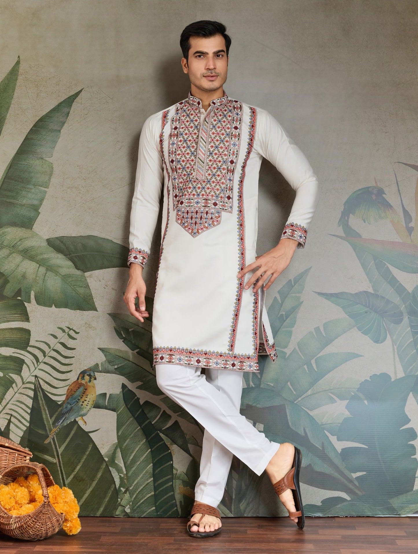 Kurta festif Homme blanc cassé en soie viscose avec broderies
