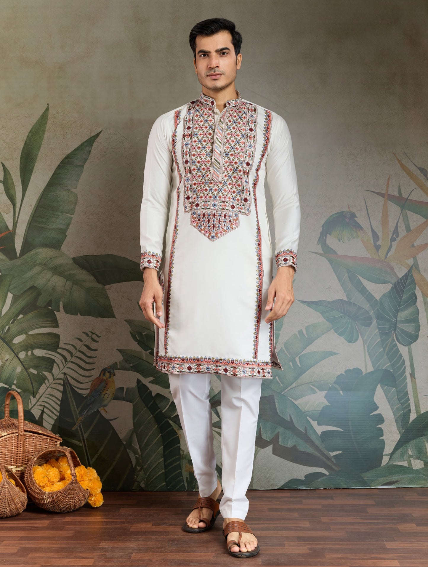 Kurta festif Homme blanc cassé en soie viscose avec broderies