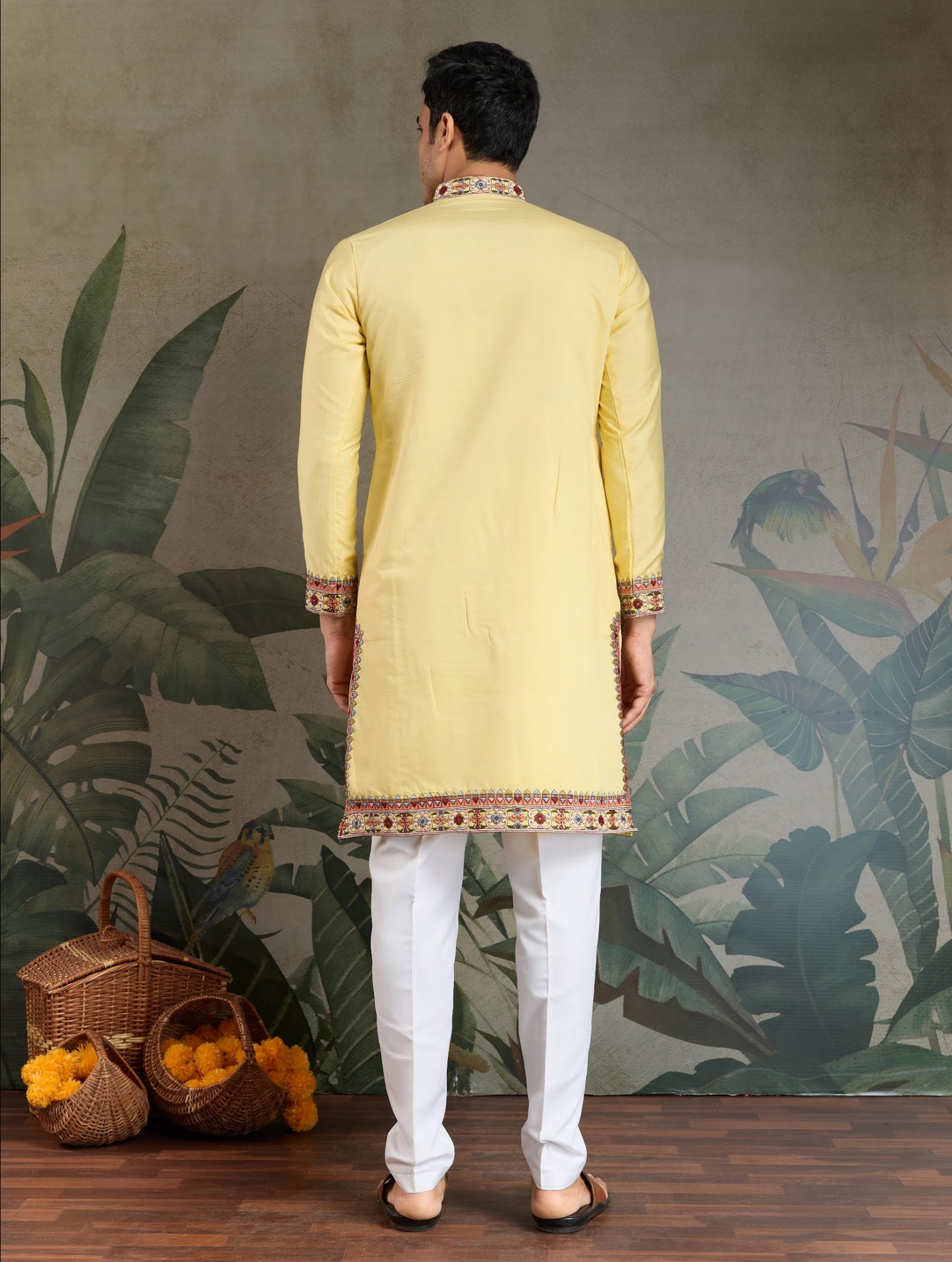 Himmelblaues Kurta mit Spiegelstickerei und Dupatta