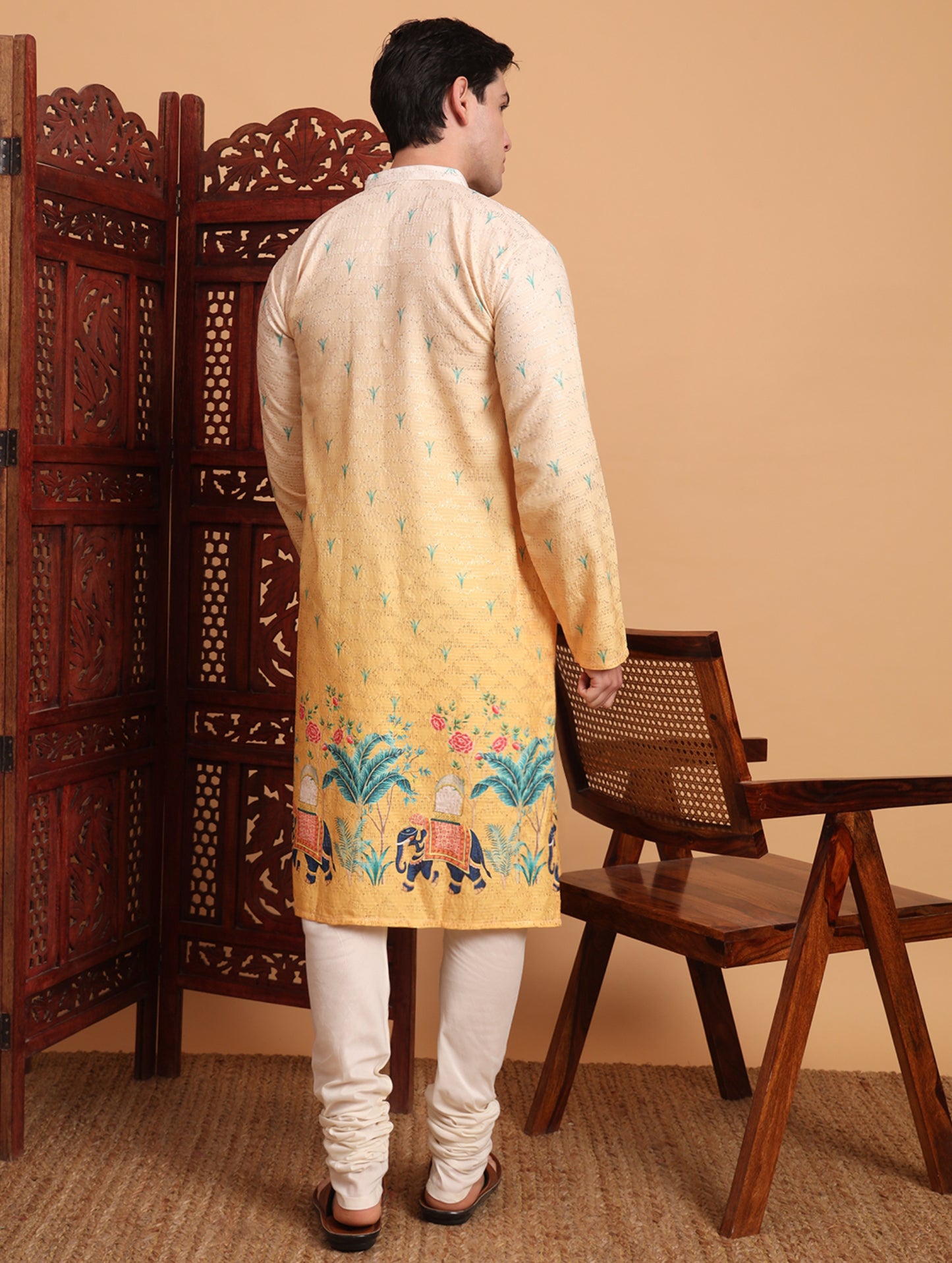 Himmelblaues Kurta mit Spiegelstickerei und Dupatta