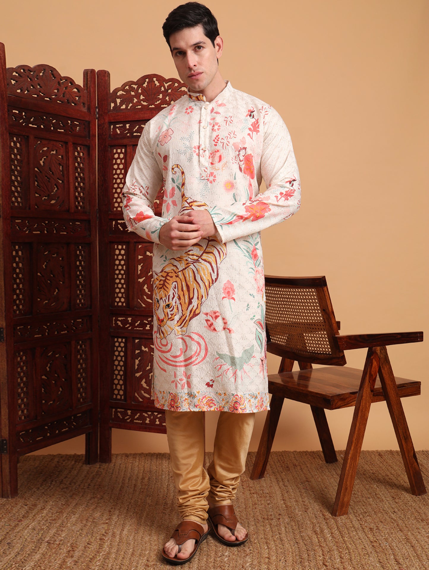Himmelblaues Kurta mit Spiegelstickerei und Dupatta