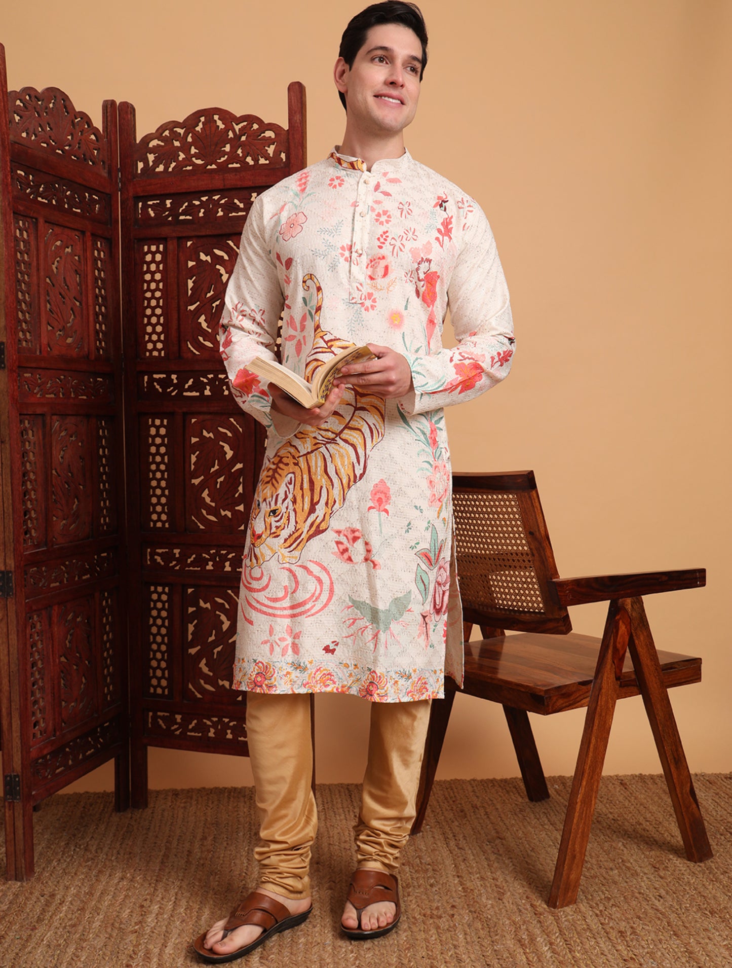 Himmelblaues Kurta mit Spiegelstickerei und Dupatta