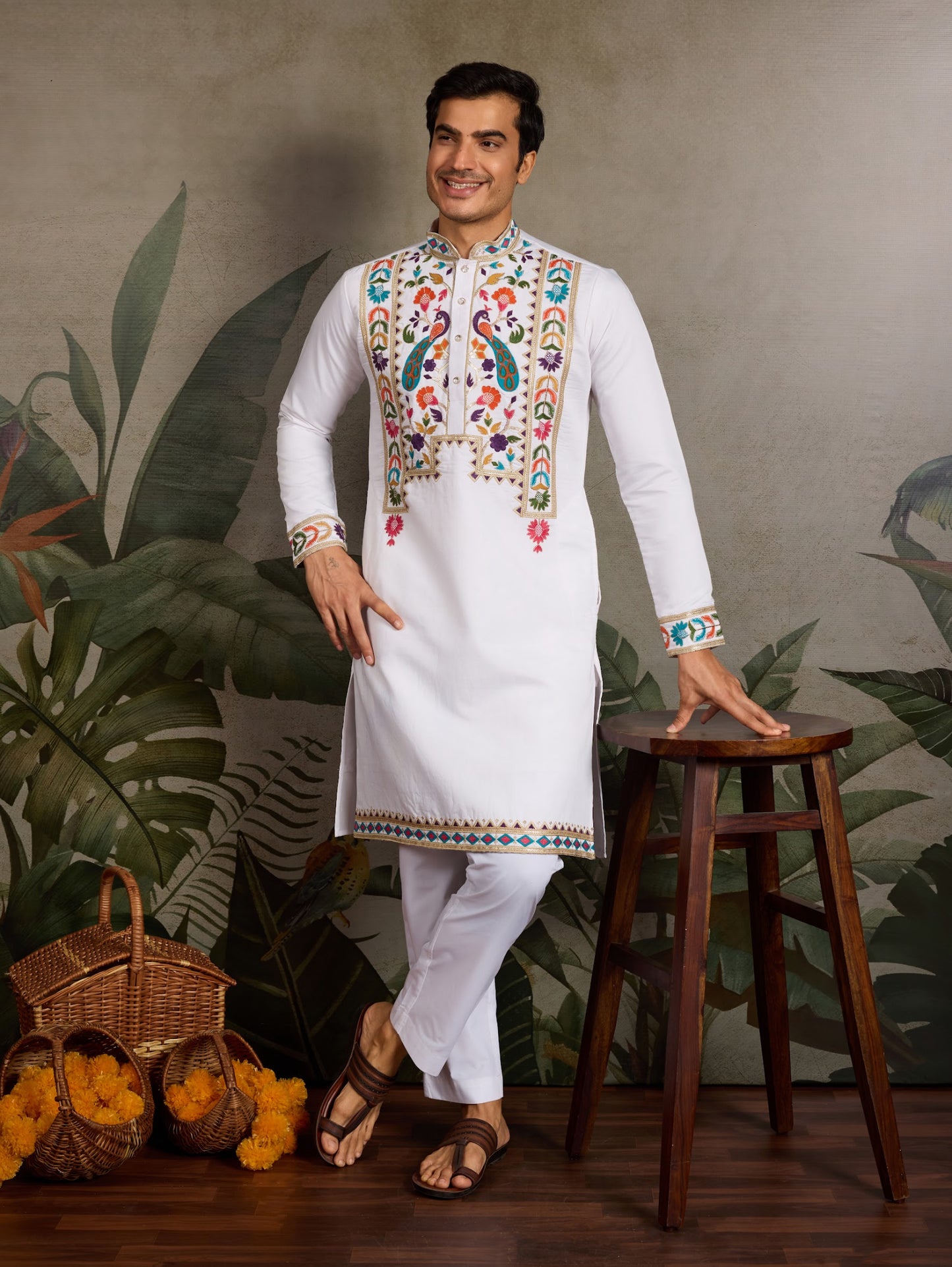 Himmelblaues Kurta mit Spiegelstickerei und Dupatta