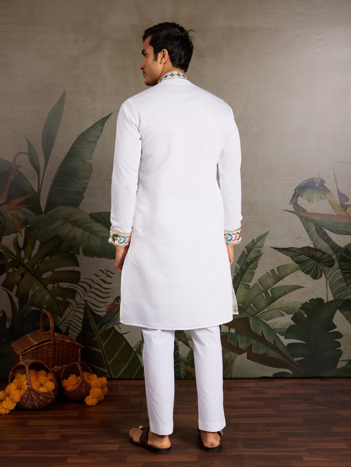 Himmelblaues Kurta mit Spiegelstickerei und Dupatta