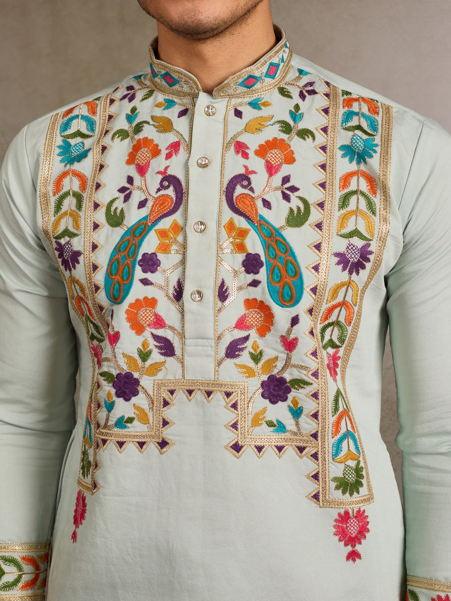 Himmelblaues Kurta mit Spiegelstickerei und Dupatta