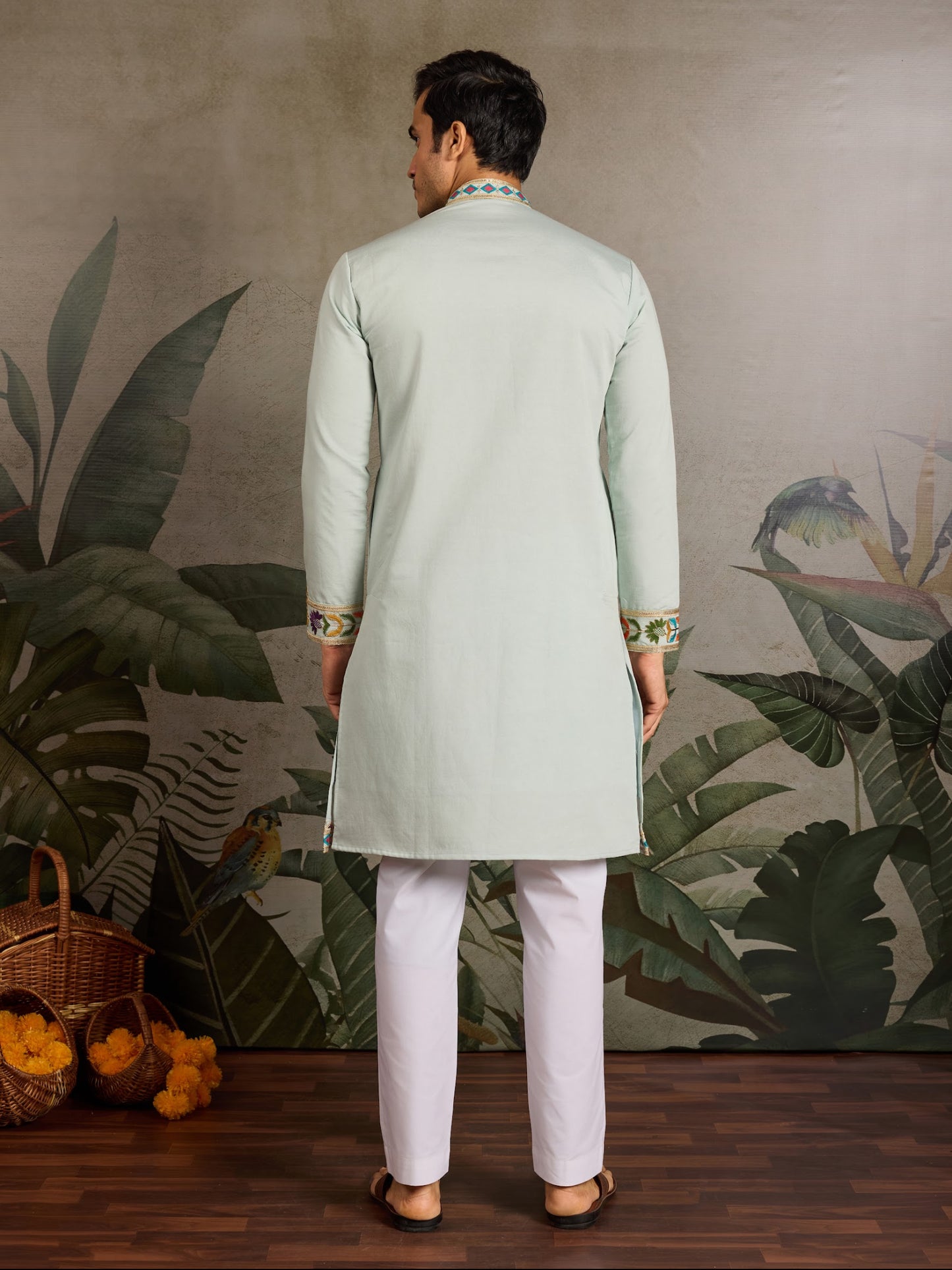 Himmelblaues Kurta mit Spiegelstickerei und Dupatta