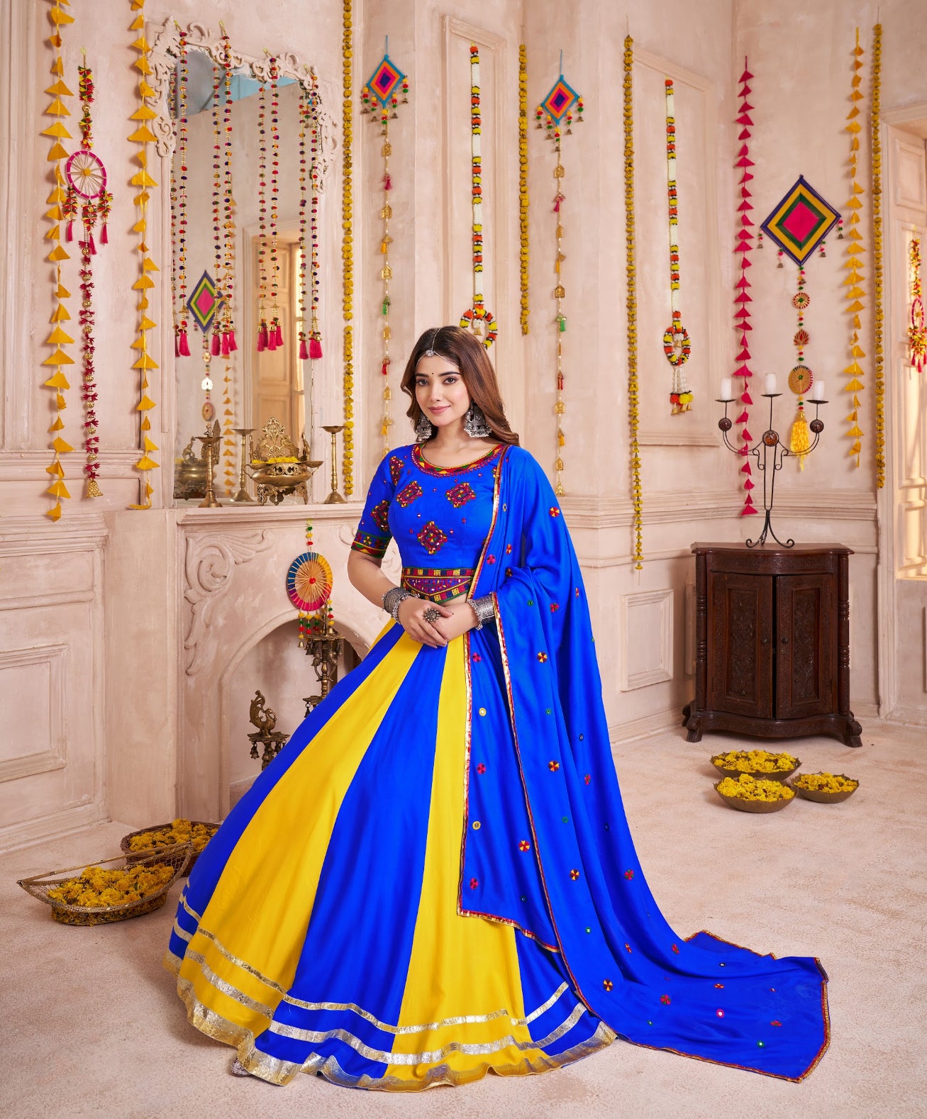 Eleganter rosa-grauer Braut-Lehenga mit Zarkan-Stickerei und Pailletten