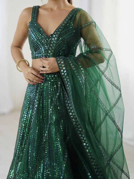 Lehenga Vert Émeraude en tulle orné de sequins brillants spécial fête