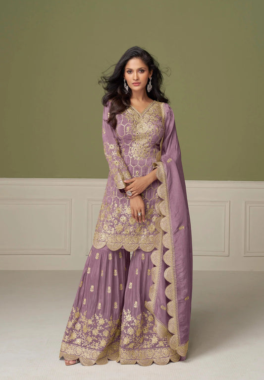 Ensemble Salwar Sharara violet lilas en soie avec broderies et miroirs COLLECTION MEHEK