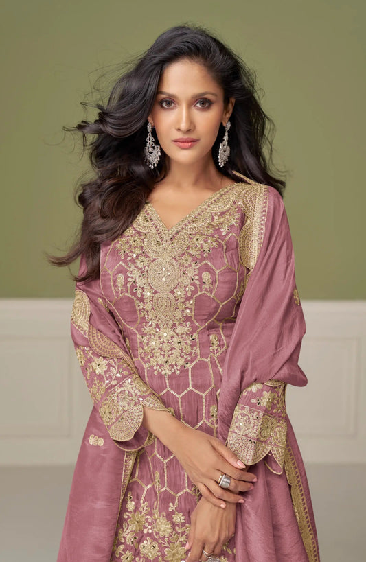 Ensemble Salwar Sharara rose pâle en soie avec broderies et miroirs COLLECTION MEHEK