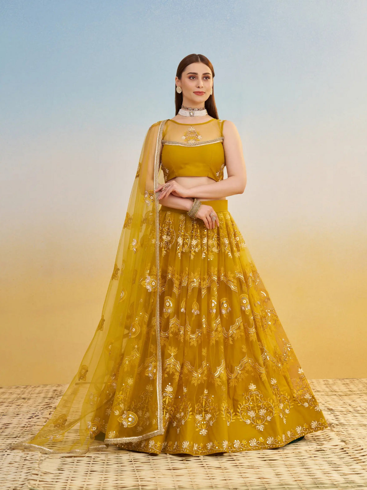 Lehenga Jaune Clair en tulle avec broderies et sequins brillants festif COLLECTION LARA