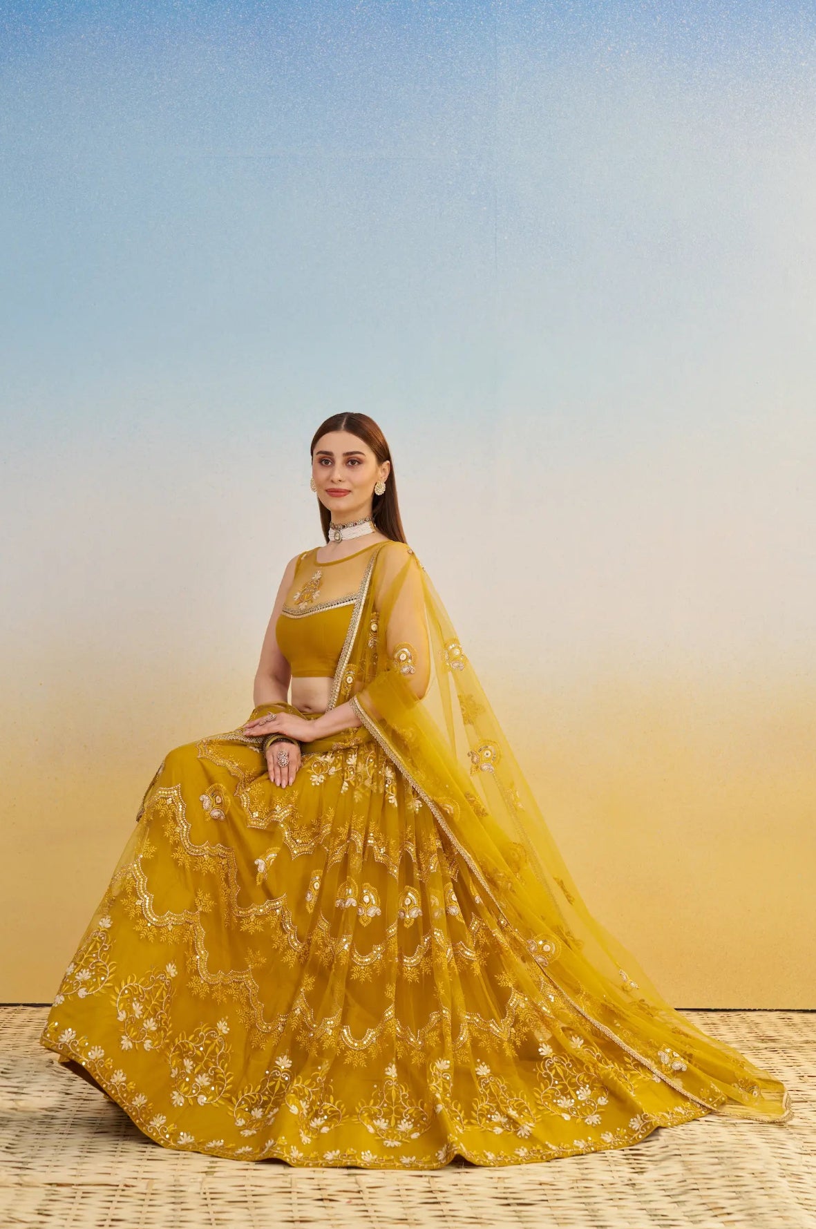 Lehenga Jaune Clair en tulle avec broderies et sequins brillants festif COLLECTION LARA