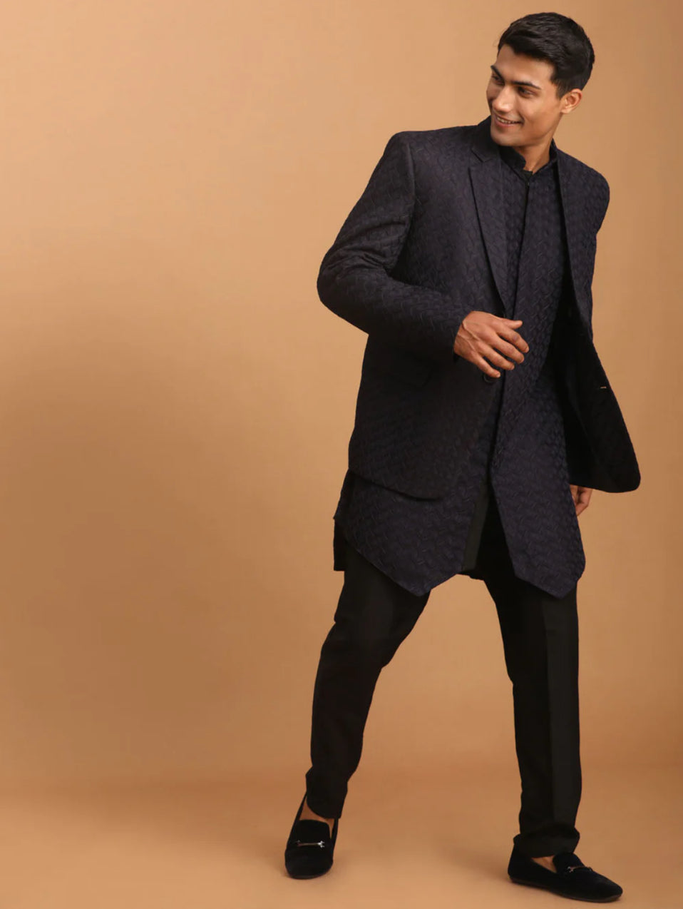Ensemble Kurta avec Blazer bleu marine en soie mélangée