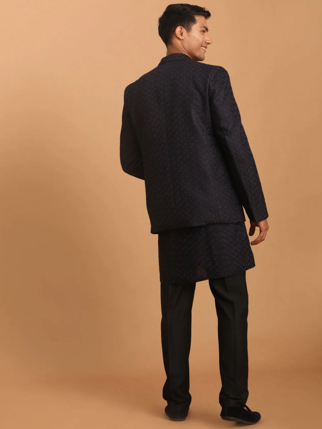 Ensemble Kurta avec Blazer bleu marine en soie mélangée