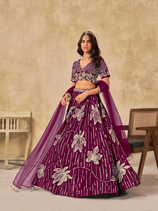 Lehenga violet de soirée avec fleurs en soie artificielle COLLECTION RIYAH