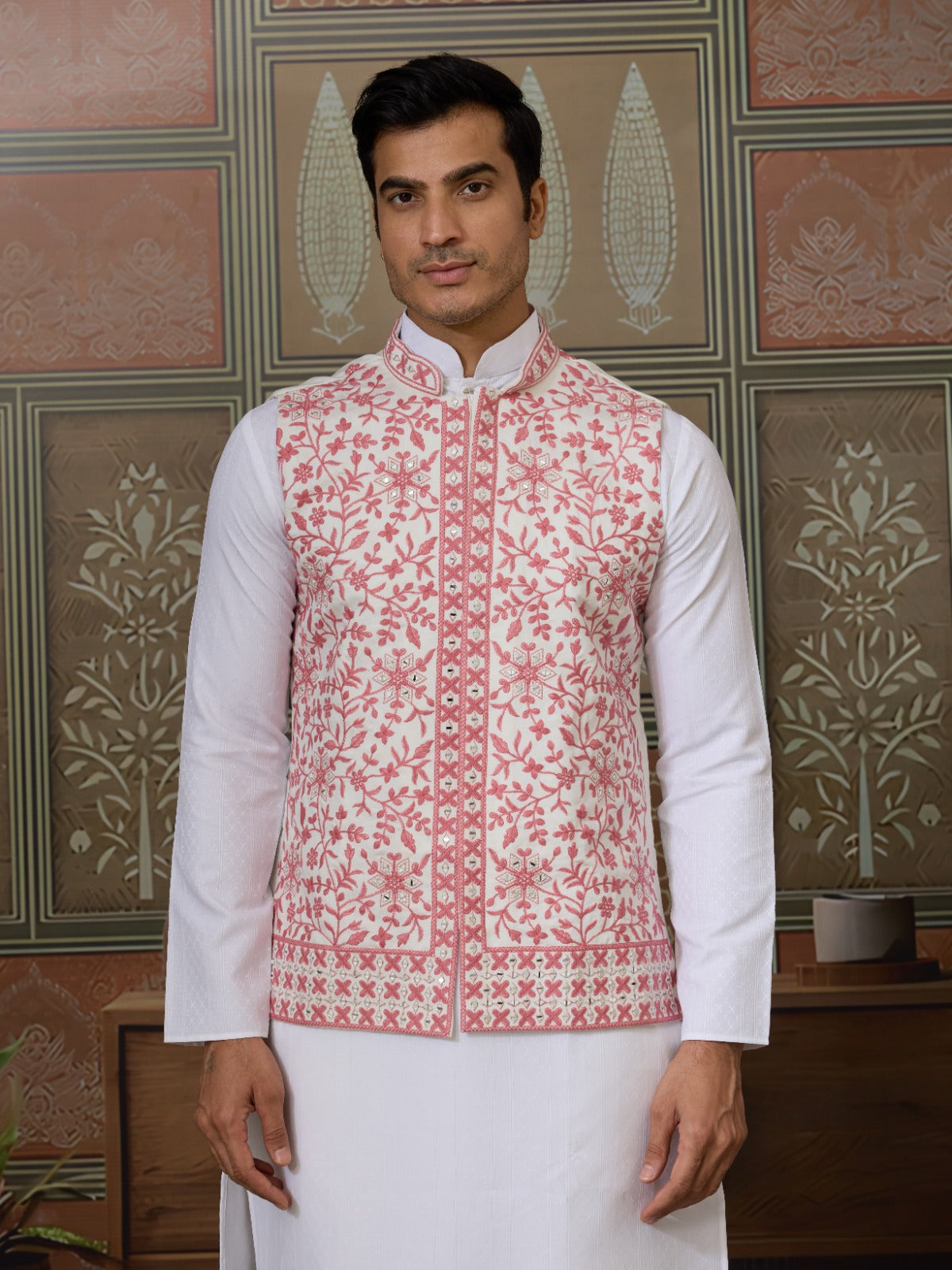 Kurta Homme 3 pièces avec veste koti brodée rose clair en soie et coton