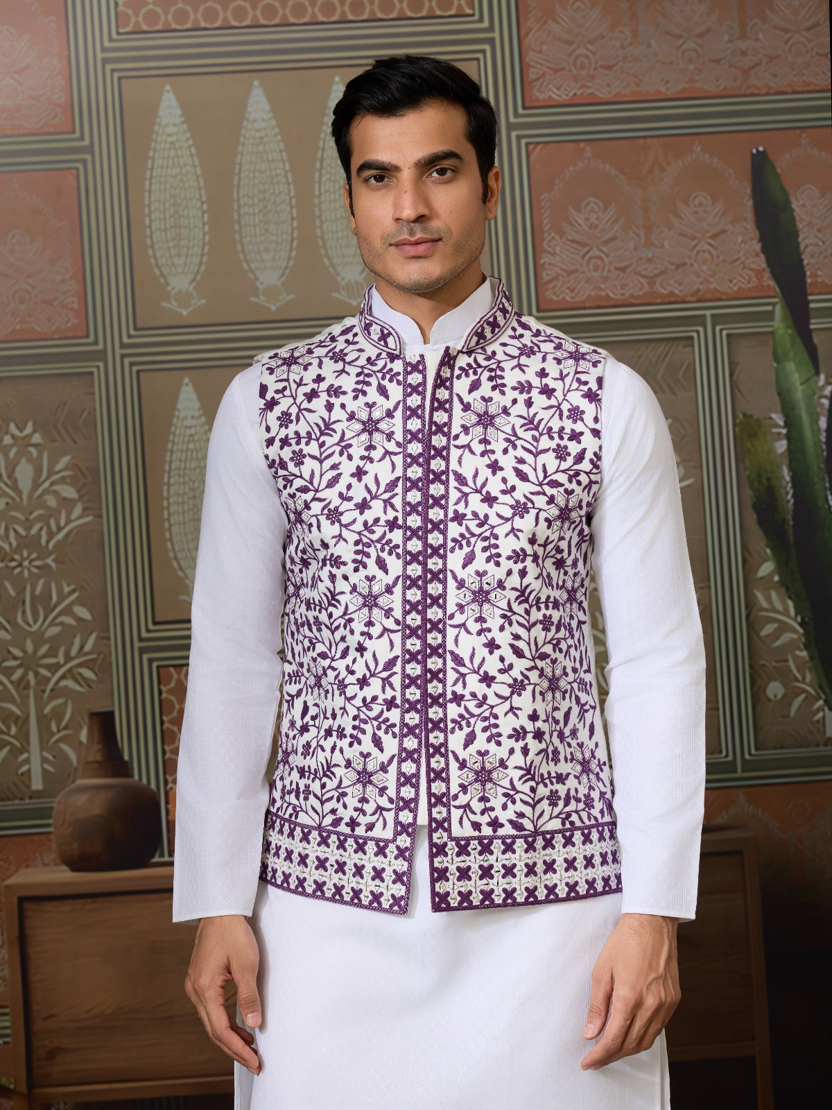 Kurta Homme 3 pièces avec veste koti brodée violet en soie et coton