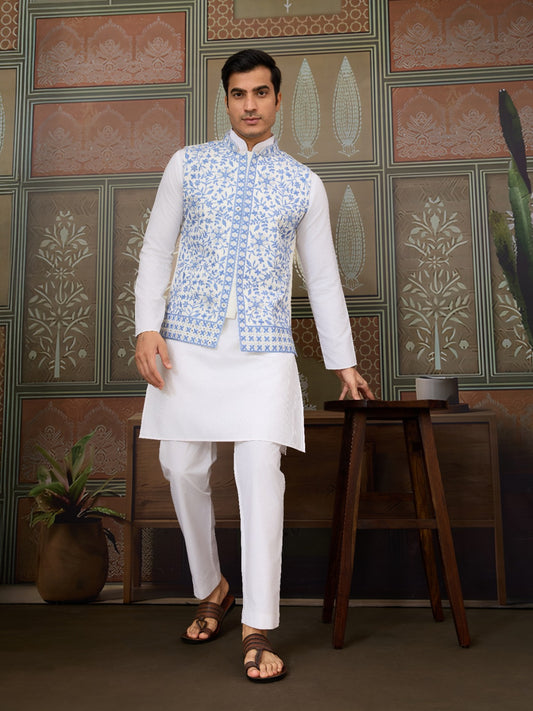 Kurta Homme 3 pièces avec veste koti brodée bleu clair en soie et coton