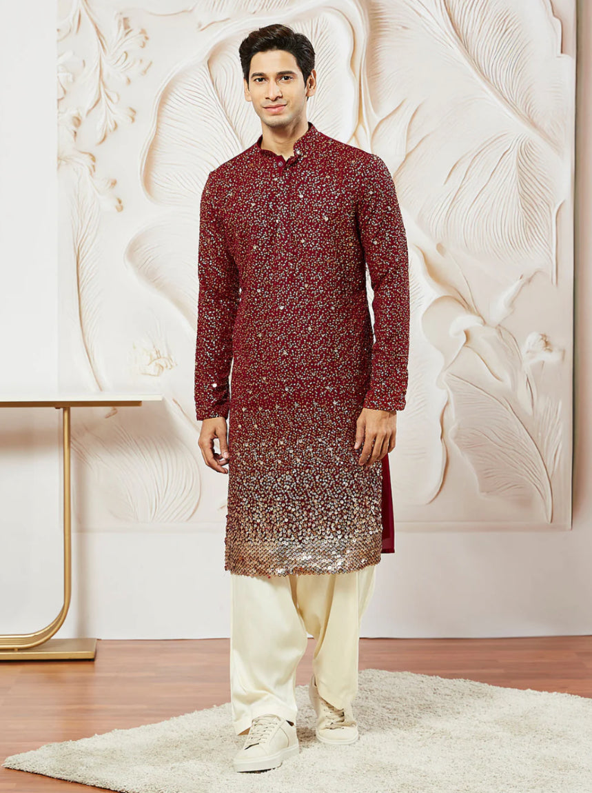 Kurta Pantalon Patiala Rouge Bordeaux Sequins Dorés en Georgette