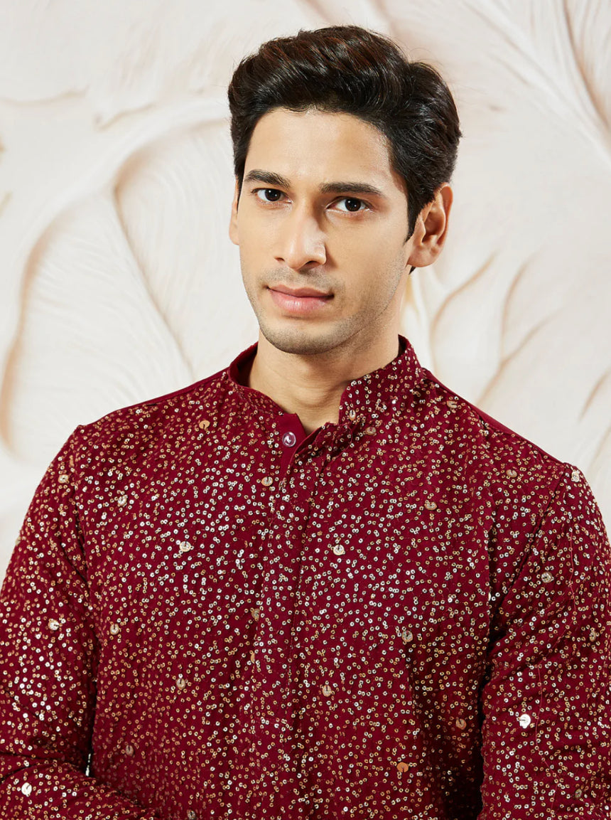 Kurta Pantalon Patiala Rouge Bordeaux Sequins Dorés en Georgette