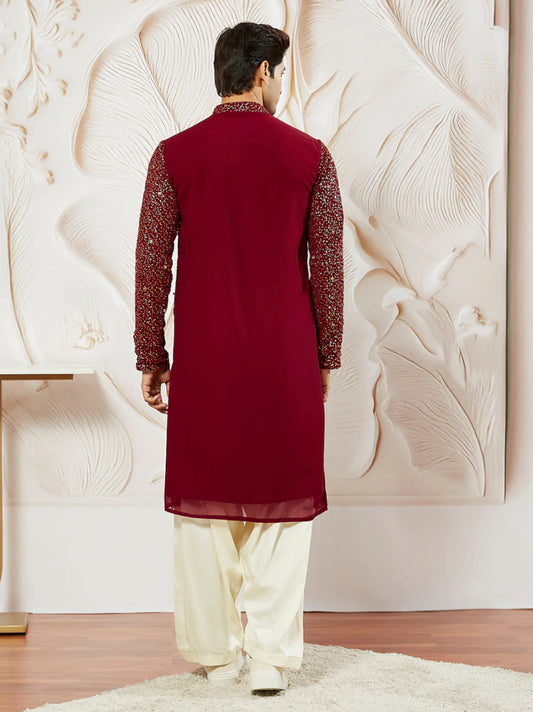 Kurta Pantalon Patiala Rouge Bordeaux Sequins Dorés en Georgette