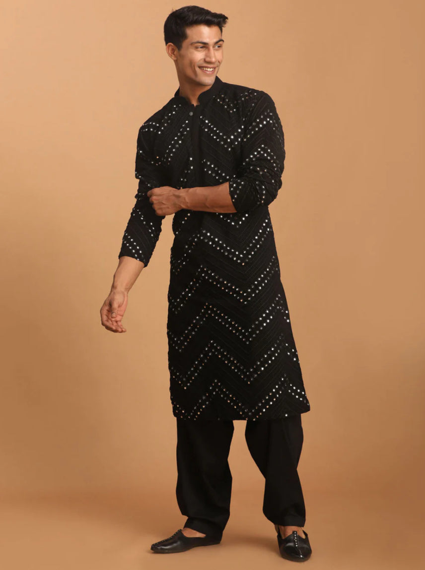 Kurta Pantalon Style Patiala Noir Intense et Argenté en Georgette avec Travail de Miroirs