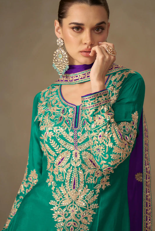 Salwar Palazzo en soie chinon avec broderies de miroirs vert pin vif avec dupatta contrasté COLLECTION SHARMILA