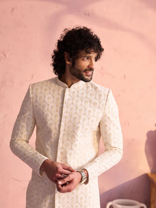 Ensemble Homme Sherwani blanc crème en georgette orné de sequins avec pantalon crème