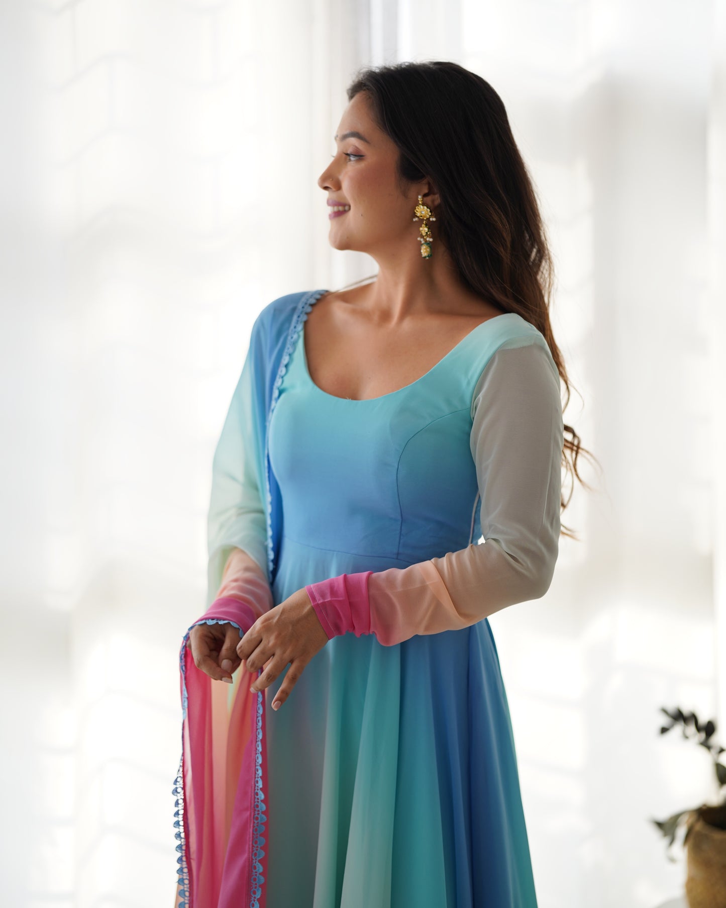 Langes Anarkali-Kleid, inspiriert von Alia Bhatt