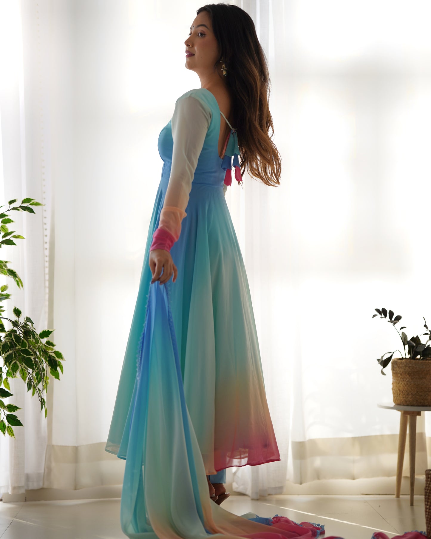 Langes Anarkali-Kleid, inspiriert von Alia Bhatt