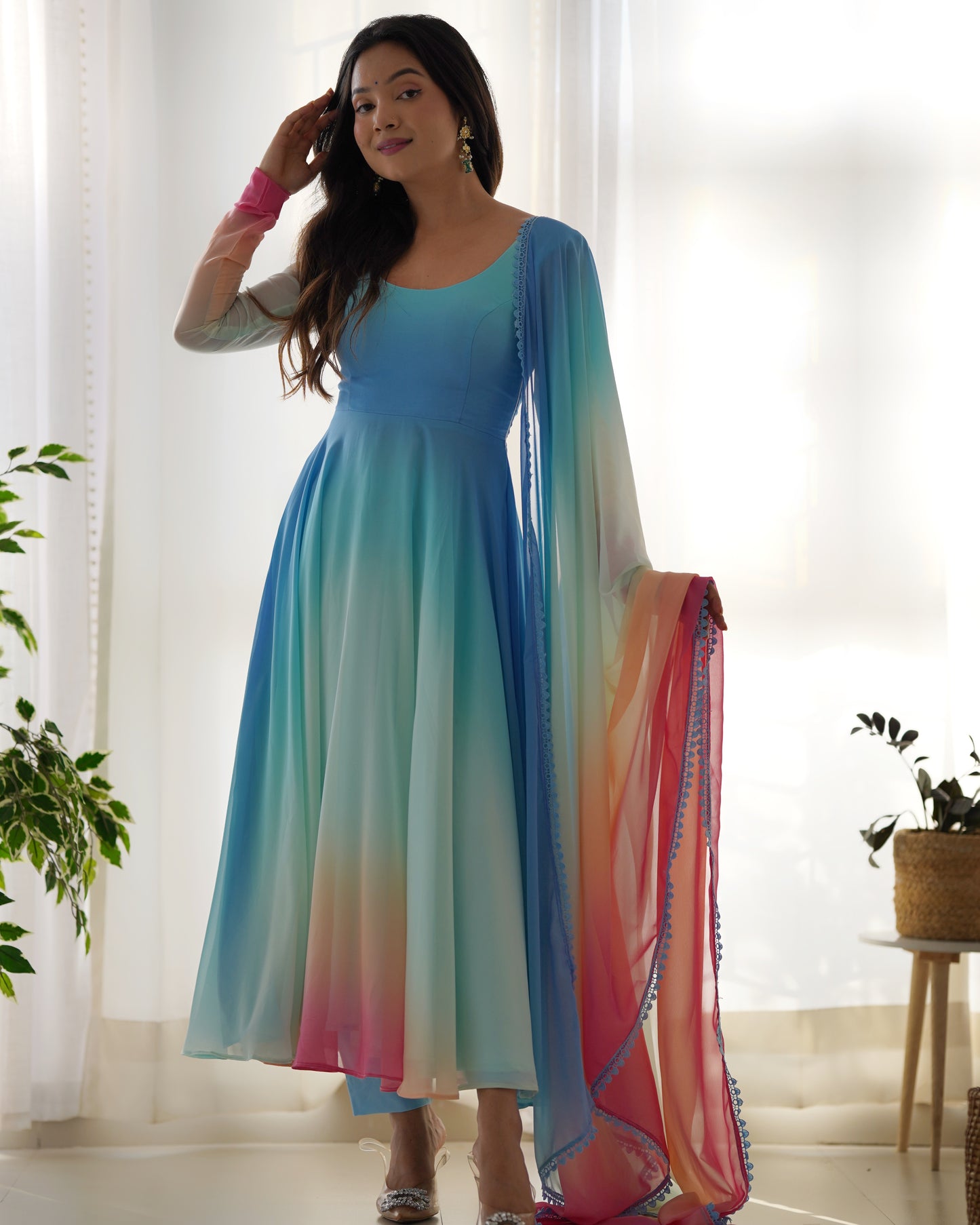 Langes Anarkali-Kleid, inspiriert von Alia Bhatt