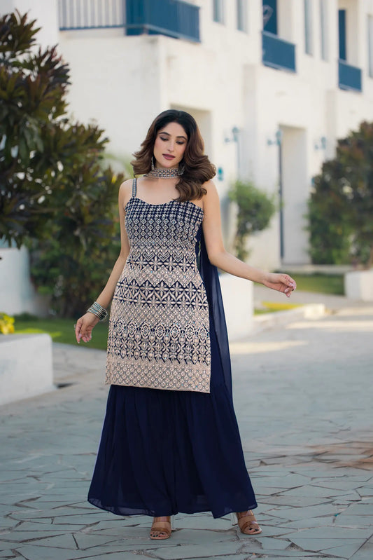 Salwar kameez bleu marine en georgette avec broderie à sequins