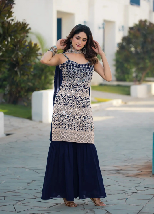 Salwar kameez bleu marine en georgette avec broderie à sequins