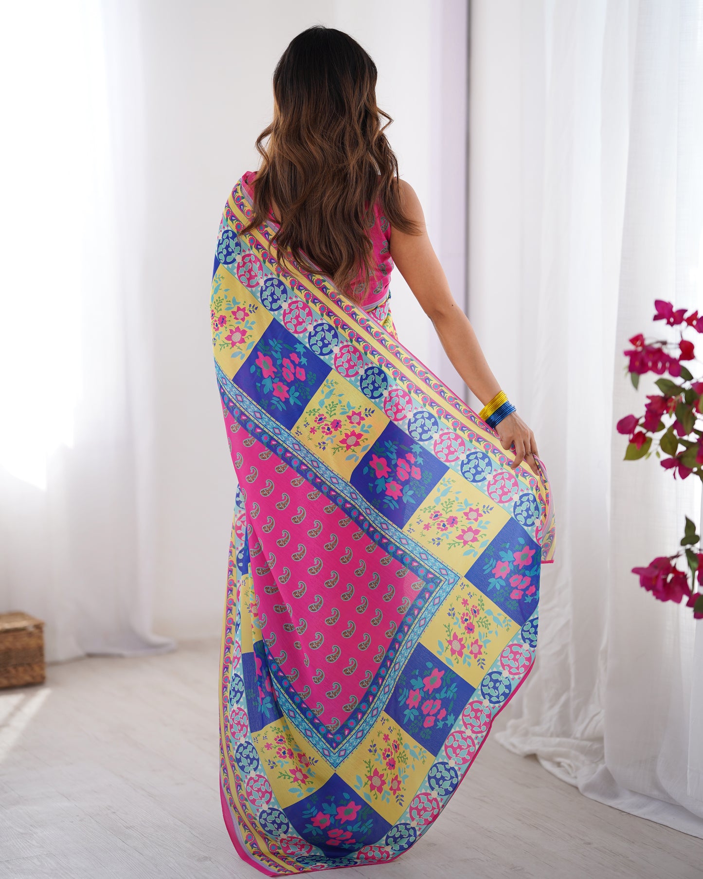 Sari moderne rose et bleu multicolore imprimé ethnique COLLECTION ALANA