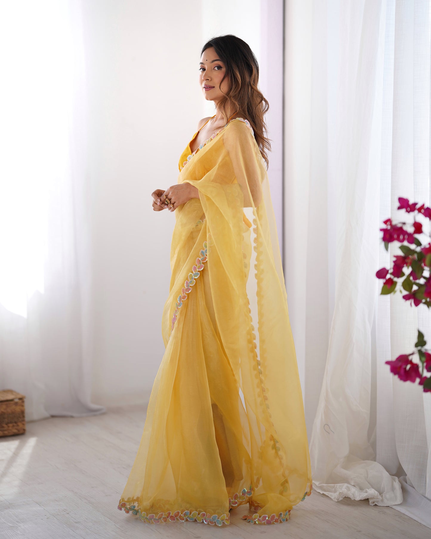 Sari moderne jaune doux fleuri Organza COLLECTION ALANA